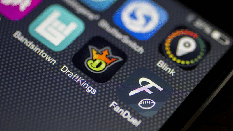 Example of mobile screen with FanDuel and DraftKings apps